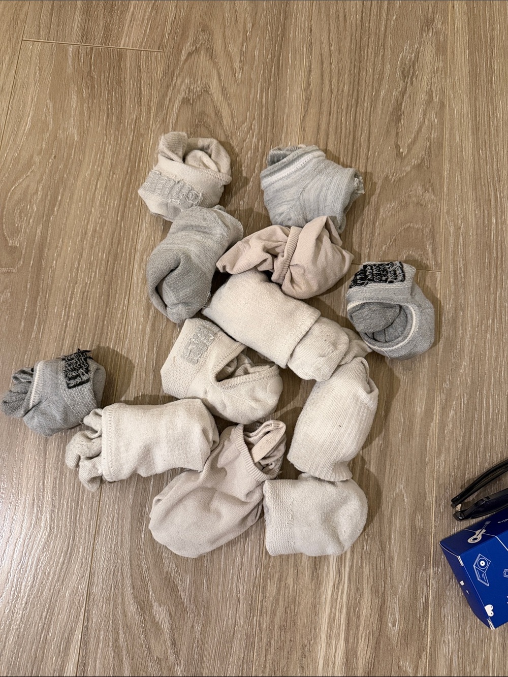 Crew Socks Pack in Beige and Light Gray